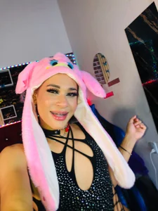 angelitasexxxhot “Playful and sexy with my cute hat 💋🎩” Pic 6