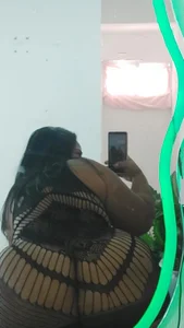 mariana_villa72 Public Pic 4