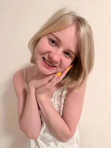 OdelinaFicken in white dress Foto 3