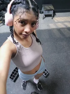 NatyVelvexのIn the Gym ✨🏋🏼‍♀️の 2枚の写真