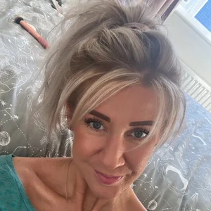 Bratty-Blonde55 Public Foto 4