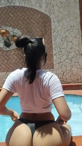 AlexHoe_ kullanıcısının Pool day having fun albümü -  6 fotoğraf