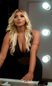 SALOOMEE__ I'm So Sexy টি ছবি