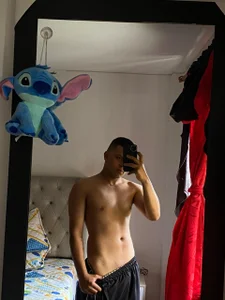 mathew_hot21 Public Foto 3