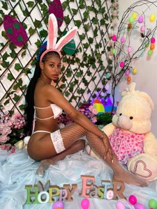 YayaHilton Bunny in Heat 🐰🔥 圖片 2