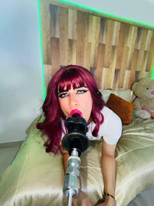 Playful_Adriana My fuck machine Foto 6