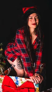 Julieta_Russell Merry Christmas 2023 Pic 3