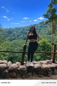 Maturealiciaray sensual en los senos Immagine  2