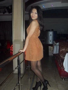 NikkiNSerdron Hello, my name is Alisha. I`m 25 years old! Hình