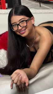 mia_gomez7: Come and discover how naughty I can be 😉 ( 2 фото)