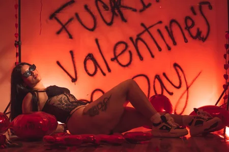 Holly_velvett sex, sweat and love Pic 2