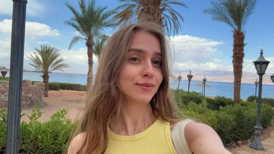 IsobelCashinのagainの 5枚の写真