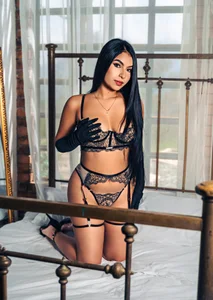 _SofiaCortez_ Luxury, skin and mystery 🖤  2. fénykép