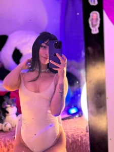 LindaWz_ soft skin and amazing curves 😊  3. fénykép