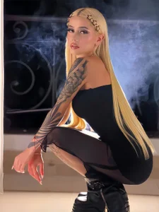 HannaConnor_ Darkness 🖤 Foto 5
