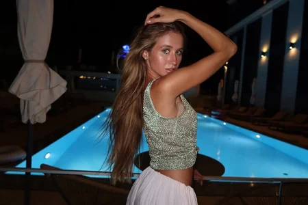 AnyaAfterDark Hellooo! Pic 2