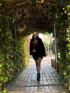 anntonella_watson Friends afternoon 😉 Pic 3