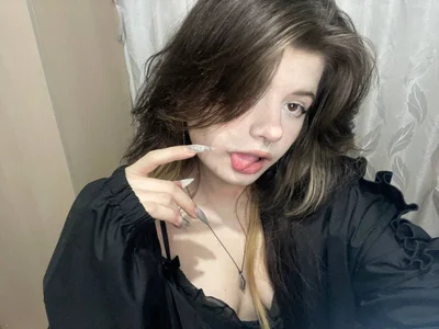 Just a Taste 😏 od Eva_Ange  5 snímek