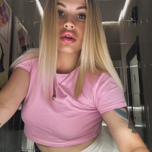 CelineBetzel Public Pic 2