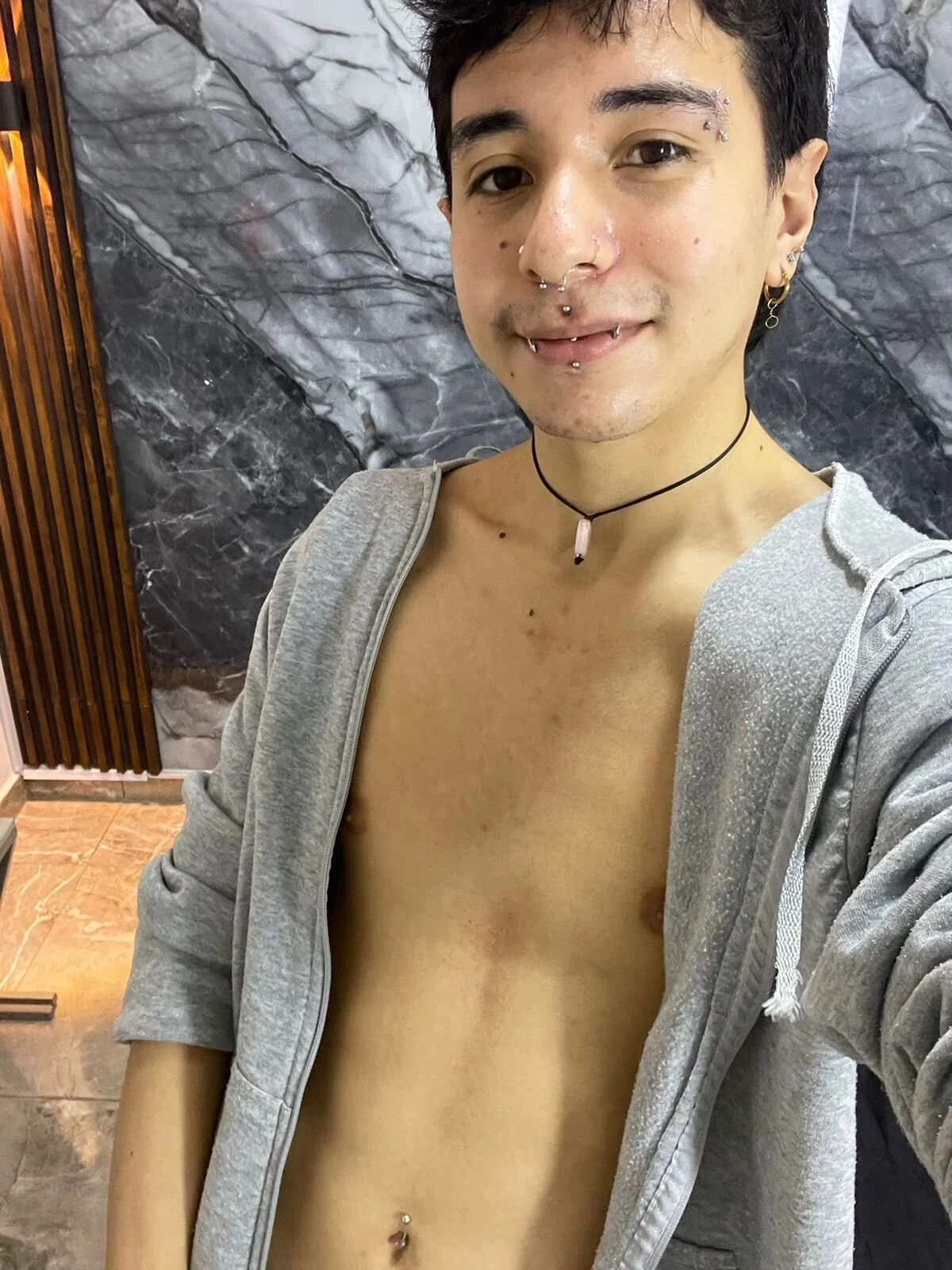 NoahWalker__ Trendaava kuva 7333