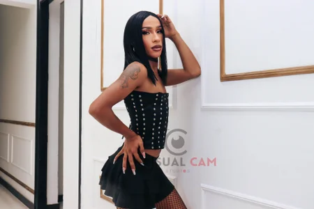 NicoleMadrird I’m not a fantasy… I’m proof that the forbidden tastes better 🔥💄 Pic 7