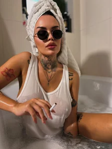 AlexandraCalypso kullanıcısının Bathroom albümü -  2 fotoğraf