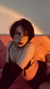 FemCupid smiles hot vibes Gambar 3