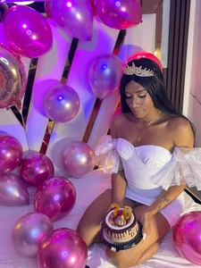 amber_diior: my birthday ❤️ ( 2 фото)