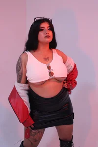 Alexa_Espinoza Red+black= sexy Alexa Pic