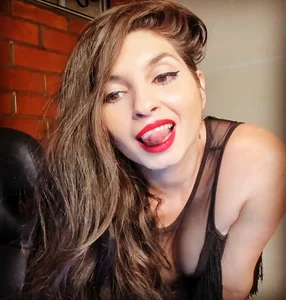 Azahara_Amin_Do you fight for what you want or do you let it go? Bild