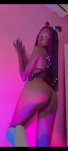 🙈 od EbonyCoWorker  snímek