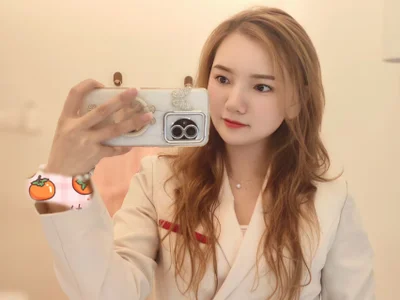 LucyLin-d2 Public 사진 7