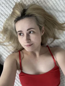 JoyeGracey May in red outfit Pic 6