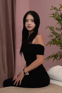 AnneCurtis: Public ( 3 фото)