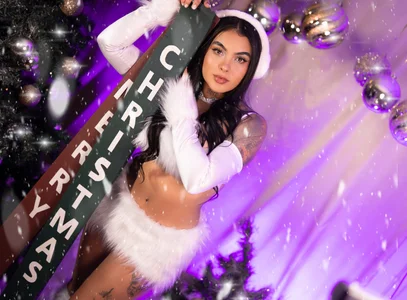 shimmer_lure Merry Christmas 🎄🌟😏 Pic 4