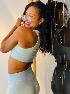 SamanthaFox_8 🔥😏 If today needs a spark… I might be it. Immagine 