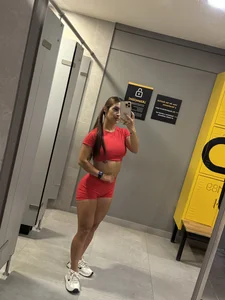 EmmaThompson1: Gym 😎 ( 4 фото)