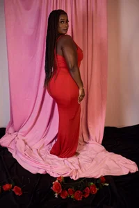 Keily-w elegance with a little temptation Pic 2