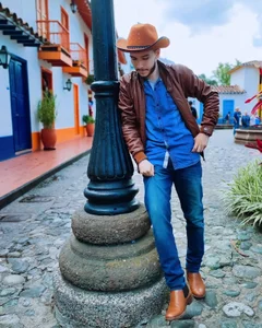 Mike_0012This cowboy wants you to ride him 🤠🥵图片 3