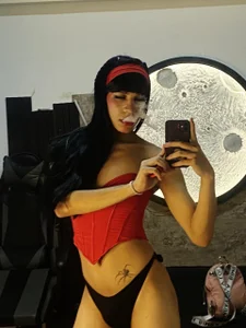 Melody-Joness a red and passionate Pic