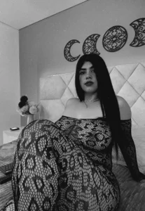 Chloe__fox_B/N 🖤🤍 Bild 2