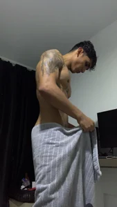 muscle_boyhorny Taking a shower Pic