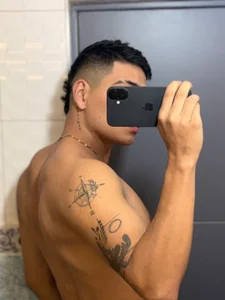 Adrian_Mill3r Public Pic 3