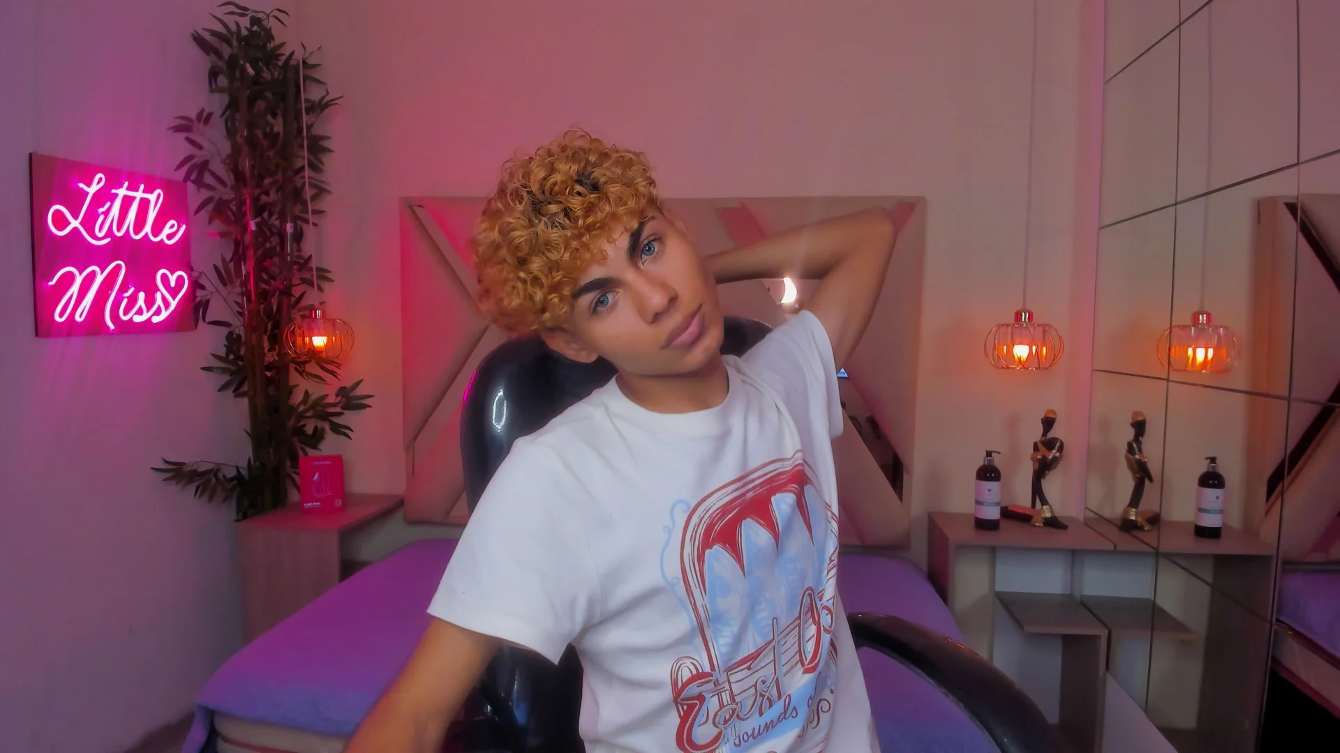 Anyelo_Twink I am Here Now Poză