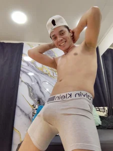 Ian_Schneider 😍 Sexy Body 😍 Pic 2