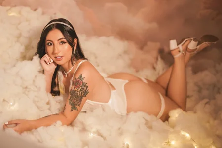 Emilywatsonnのfall from the sky 🤍の 4枚の写真