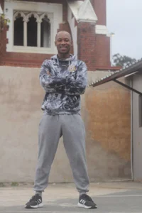 Catch me outside de zukozuks  2 Imagens