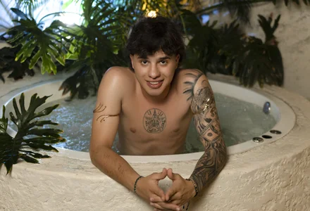 Jaccuzii Time! de EXCLUSIVE8  2 Imagens