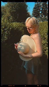 lilly_Cherry_ Outdoors♥ Pic