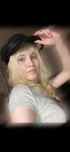 HannahHollis 你知道這裡寫的是什麼嗎？ Pic 2